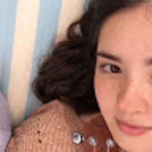 Meet your Posher, Lora